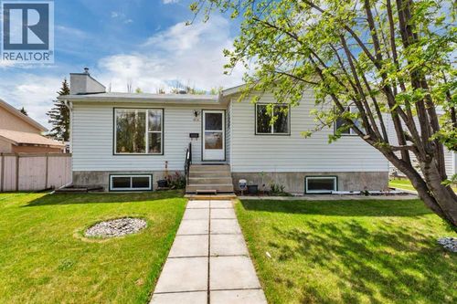 4318 45 Ave, Sylvan Lake, AB, T4S1K8 | Card Image