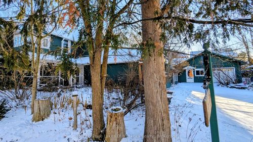 86 Quebec St, Bracebridge, ON, P1L2A4 | Card Image