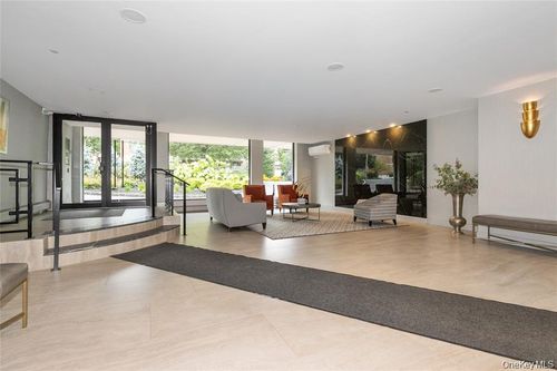 2f-25 Canterbury Rd, Great Neck, NY, 11021-2124 | Card Image