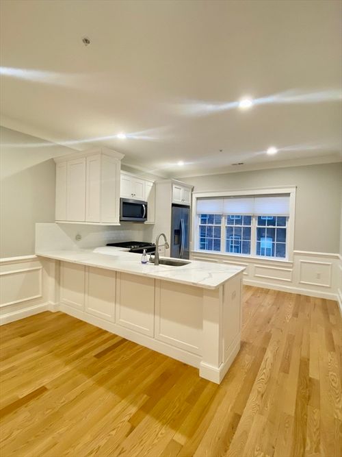 --16 Common, Waltham, MA, 02451 | Card Image