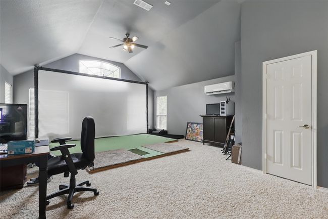 Gameroom with Golf Simulator & Projector | Image 31