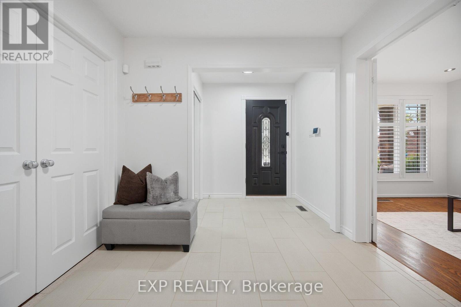 Residential in Vaughan (East Woodbridge) 4