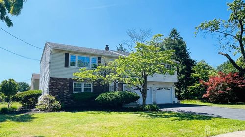 950 Newton St, North Brunswick, NJ, 08902-2203 | Card Image