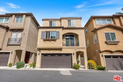 11926 Olive Glen Ln, Los Angeles, CA, 90047 | Card Image