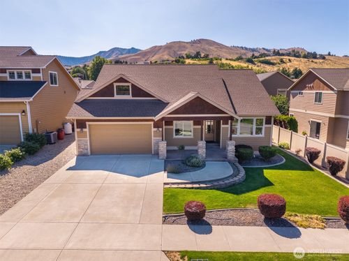 920 Woodward Dr, Wenatchee, WA, 98801-1253 | Card Image