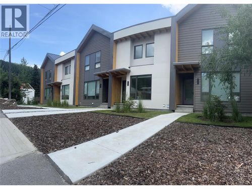 4-2452 Washington Street, Rossland, BC, V0G1Y0 | Card Image