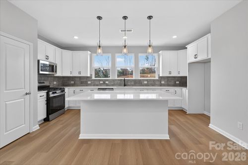 brx0085-212 Ferebee Pl, Charlotte, NC, 28213-0072 | Card Image