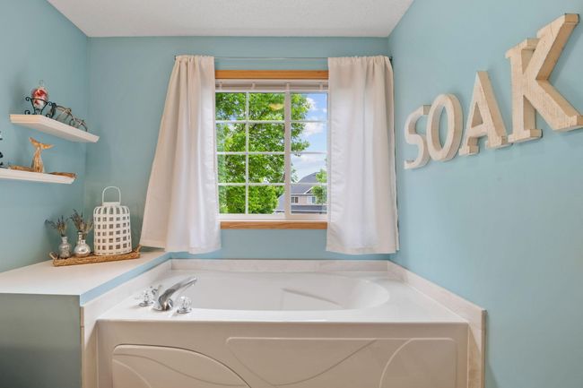 28-web-or-mls-11215 16th St NE-28.jpg | Image 20