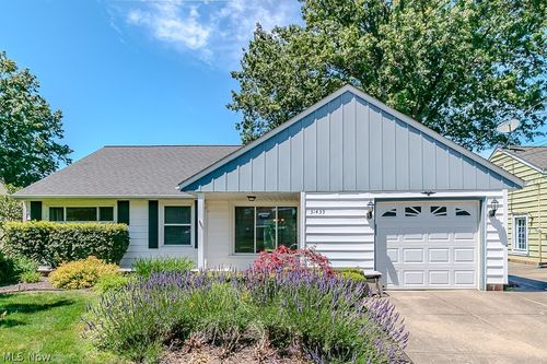31435 Bayridge Blvd, Willowick, OH, 44095-3654 | Card Image