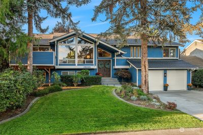 19220 Se 44th Way, House other with 5 bedrooms, 3 bathrooms and 2 parking in Issaquah WA | Image 2