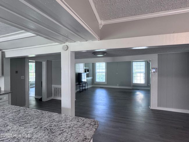 305 E Oak St, House other with 3 bedrooms, 2 bathrooms and null parking in Lake Waccamaw NC | Image 12
