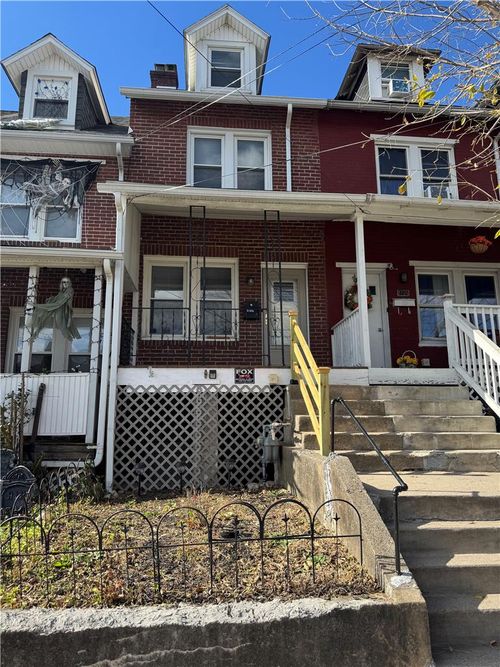 210 Clearfield St, Freemansburg, PA, 18017-7208 | Card Image