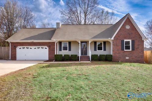 576 Charity Ln, Hazel Green, AL, 35750-9042 | Card Image