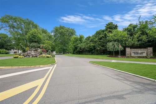 209 Fairview Cir, Middle Island, NY, 11953-2352 | Card Image