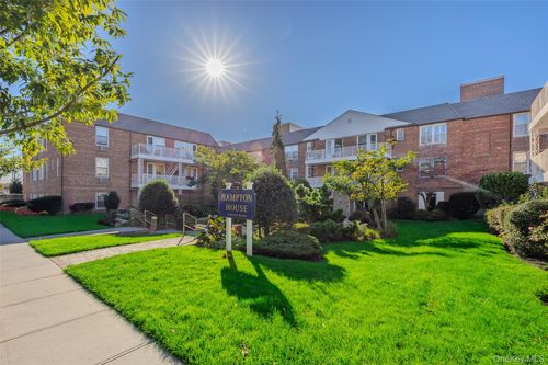 b5-120 Morris Ave, Rockville Centre, NY, 11570-4238 | Card Image