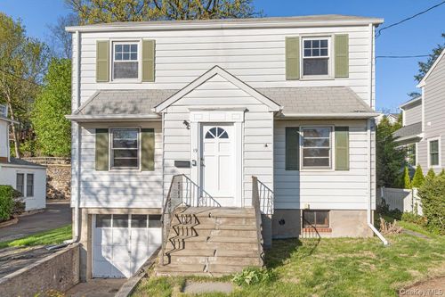 19 Wright Pl, Scarsdale, NY, 10583-5309 | Card Image