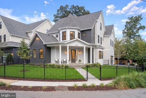 3233 4th St N, ARLINGTON, VA, 22201-1615 | Card Image