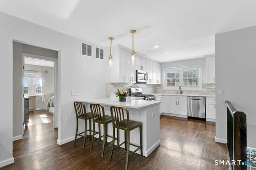 apt-2-245 Unquowa Rd, Fairfield, CT, 06824-5020 | Card Image