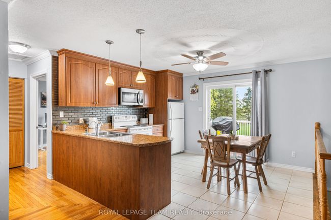 3960 Drouin Rd, House other with 3 bedrooms, 2 bathrooms and 6 parking in Hammond ON | Image 7
