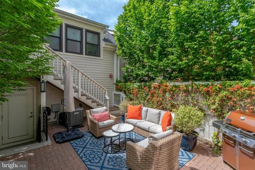 2104 Main Line Blvd, ALEXANDRIA, VA, 22301-3058 | Card Image