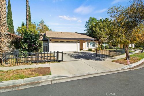 18123 Delano St, Reseda, CA, 91335 | Card Image
