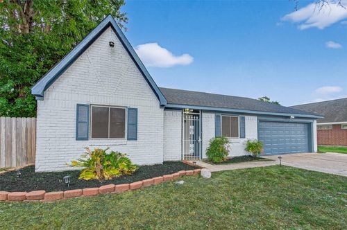 6822 Dusty Dawn Dr, Houston, TX, 77086-2136 | Card Image