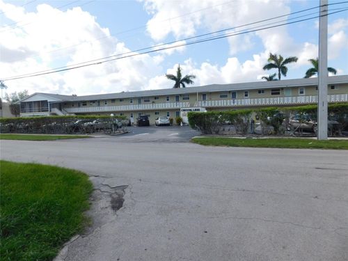 201-960 Crystal Lake Drive, Deerfield Beach, FL, 33064 | Card Image