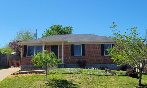 121 Lindsey Dr, Nicholasville, KY, 40356-2635 | Card Image