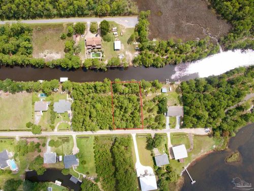 8025 Virginia Ln, Milton, FL, 32583-8812 | Card Image