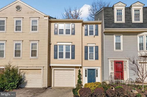 7 S Floyd St, ALEXANDRIA, VA, 22304-6314 | Card Image