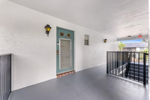 a-307-8000 Lagos De Campo Boulevard, Tamarac, FL, 33321 | Card Image