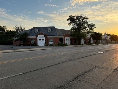 630-642 Busse Hwy, Park Ridge, IL, 60068-2502 | Card Image