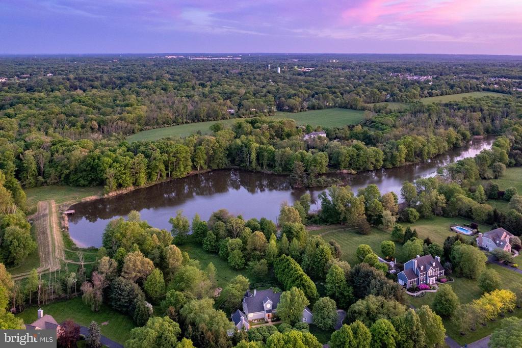 Lake Baldwin Dr, Pennington, NJ 08534