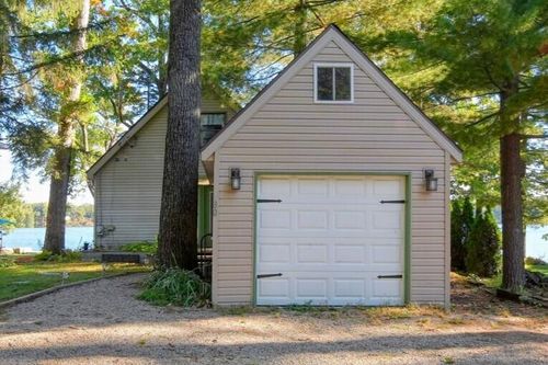 480 Lakewood Dr, Grass Lake, MI, 49240-9526 | Card Image