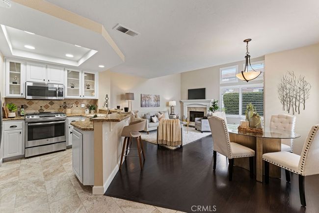 77 Fallingstar, Condo with 2 bedrooms, 3 bathrooms and 1 parking in Irvine CA | Image 4