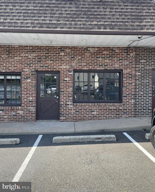 550 W Street Rd, WARMINSTER, PA, 18974-3227 | Card Image