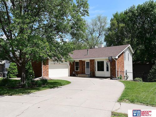 5610 S 68th Street Ct, Lincoln, NE, 68516-2406 | Card Image
