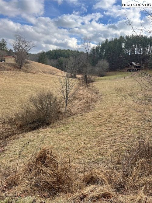 3 Silvia Ln, Piney Creek, NC, 28663 | Card Image