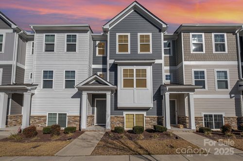 6638 Perry Creek Rd, Raleigh, NC, 27616-6691 | Card Image