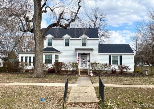 504 E Cypress St, Charleston, MO, 63834-1209 | Card Image