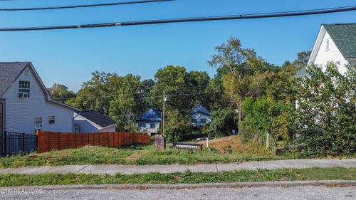 408 N C St, Lenoir City, TN, 37771-1823 | Card Image