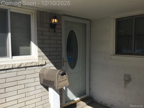 22772 Glenmoor Hts, Farmington Hills, MI, 48336-3526 | Card Image