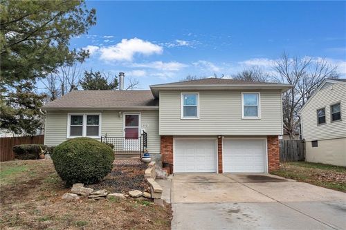 3901 S Grand Avenue, Independence, MO, 64055 | Card Image