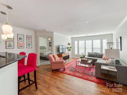 509 N Graham St, Charlotte, NC, 28202-1487 | Card Image