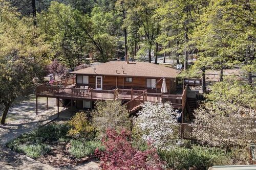 17856 Lake Dr, Lakehead, CA, 96051-9625 | Card Image