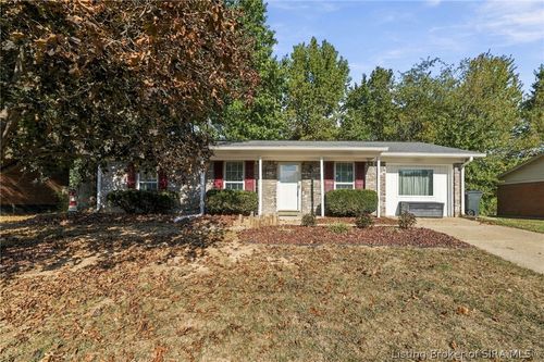 3640 Gray Fox Dr, New Albany, IN, 47150-9726 | Card Image