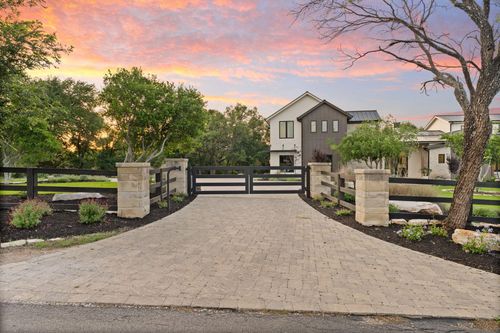 1011 The Trails Parkway, Horseshoe Bay, TX, 78657 | Card Image