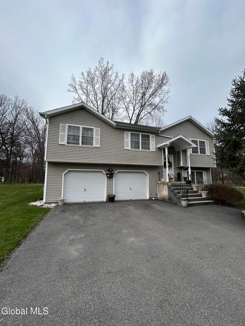 4201A Albany Street, Colonie, NY, 12205 | Card Image