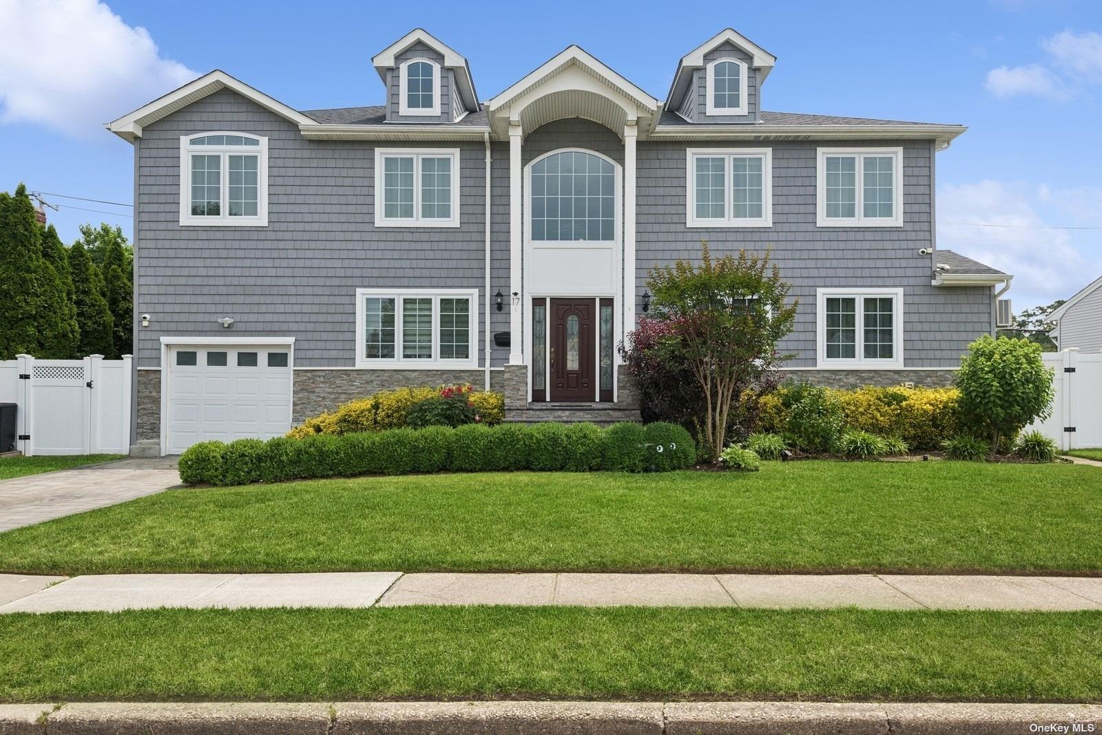 Lucille Dr, Syosset, NY 11791