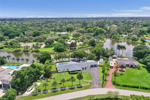 10880 Sw 25th St, Davie, FL, 33324-5606 | Card Image